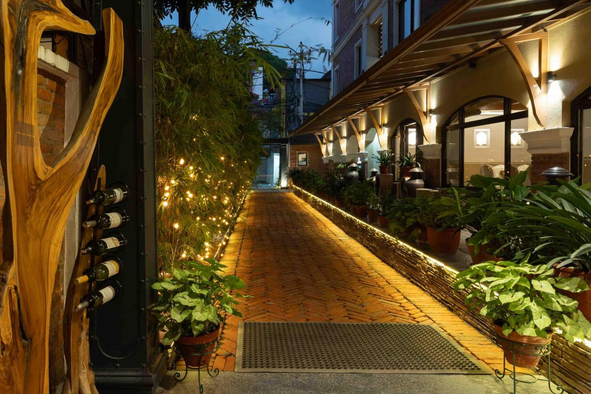 Nepali Ghar Hotel Kathmandu Exterior foto